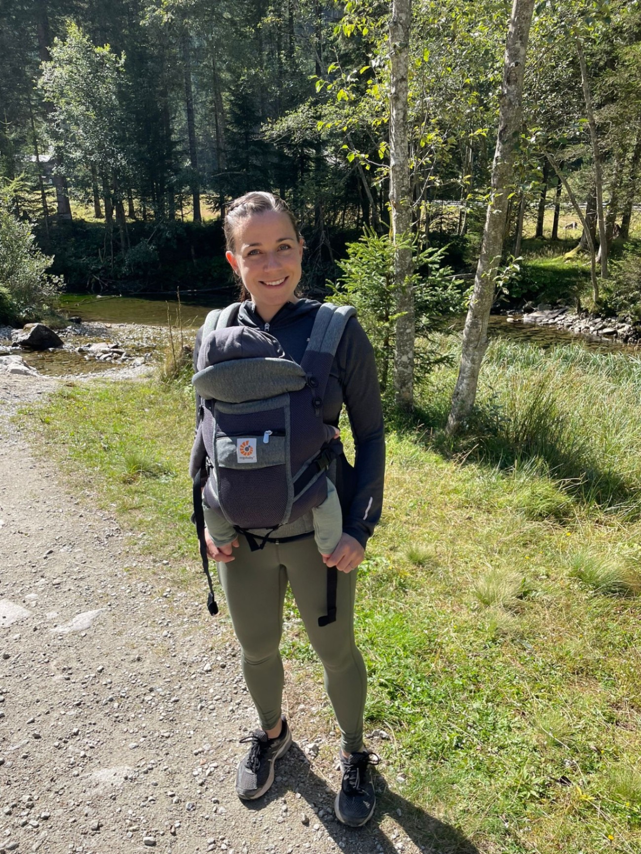 Michèle Winkler in der Natur beim Wandern
